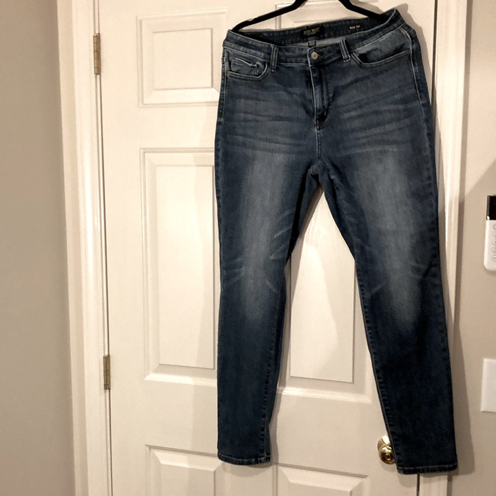 Judy Blue Jeans-Reasonable Offers Accepted